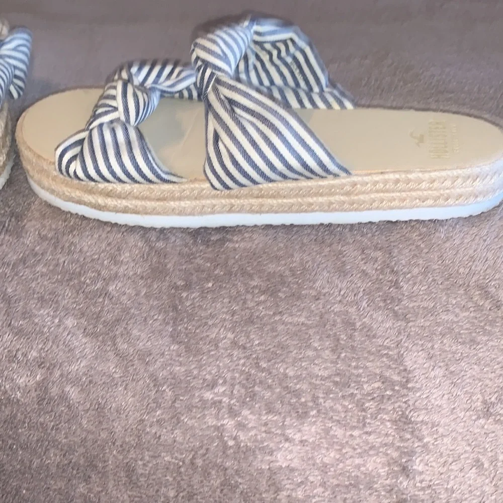 Hollister Women’s Sandals Platform Striped Sandals size 9/10 blue/white Stripes